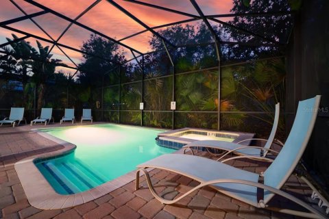 House in Davenport, Florida 5 bedrooms, 264.03 sq.m. № 1797178 - photo 4