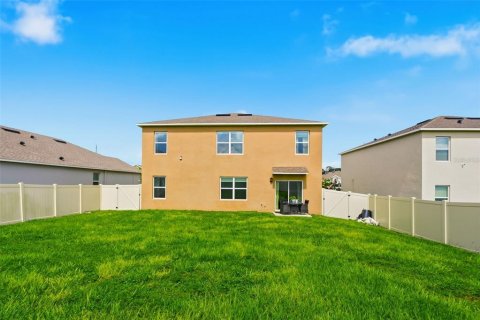 House in Sorrento, Florida 5 bedrooms, 241.64 sq.m. № 2228065 - photo 21