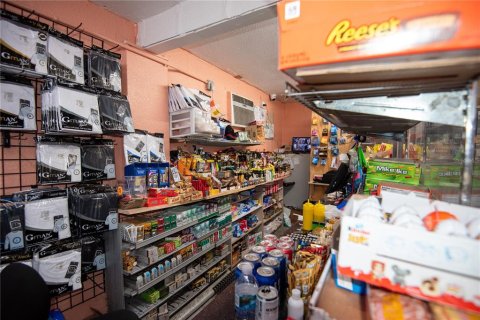 Купить коммерческую недвижимость в Сент-Питерсберг, Флорида 161.65м2, № 1632357 - фото 16