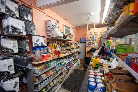 Купить коммерческую недвижимость в Сент-Питерсберг, Флорида 161.65м2, № 1632357 - фото 5