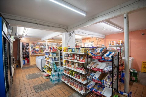Купить коммерческую недвижимость в Сент-Питерсберг, Флорида 161.65м2, № 1632357 - фото 9