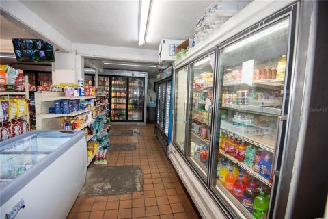 Купить коммерческую недвижимость в Сент-Питерсберг, Флорида 161.65м2, № 1632357 - фото 4