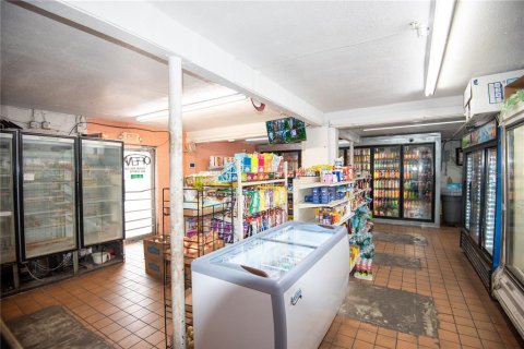 Купить коммерческую недвижимость в Сент-Питерсберг, Флорида 161.65м2, № 1632357 - фото 17