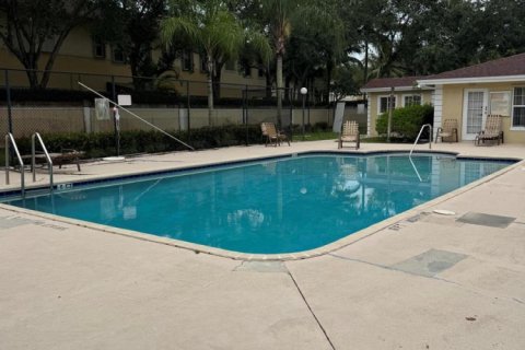 Condo in Royal Palm Beach, Florida, 2 bedrooms  № 2086839 - photo 3