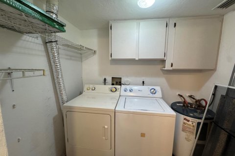 Condo in Royal Palm Beach, Florida, 2 bedrooms  № 2086839 - photo 14