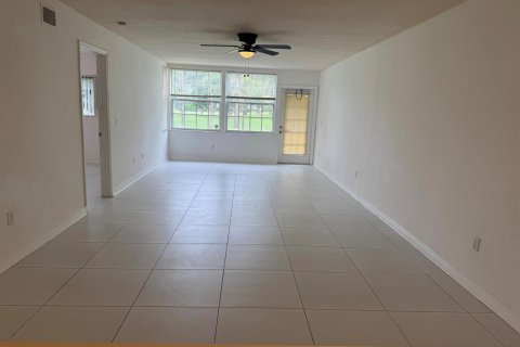 Condo in Royal Palm Beach, Florida, 2 bedrooms  № 2086839 - photo 20