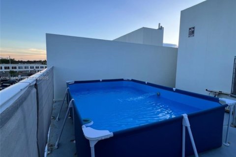 House in Homestead, Florida 4 bedrooms, 133.22 sq.m. № 1993608 - photo 23