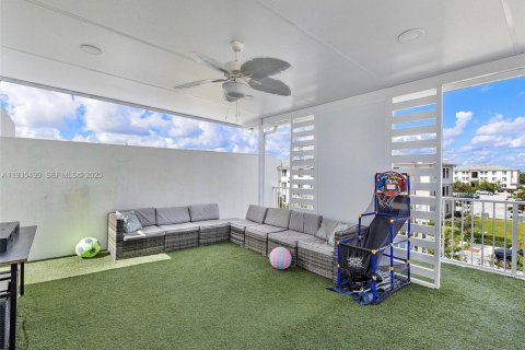 House in Homestead, Florida 4 bedrooms, 133.22 sq.m. № 1993608 - photo 21