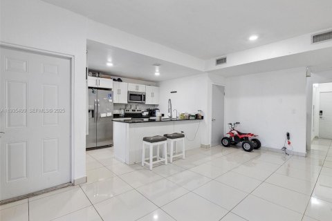 House in Homestead, Florida 4 bedrooms, 133.22 sq.m. № 1993608 - photo 7