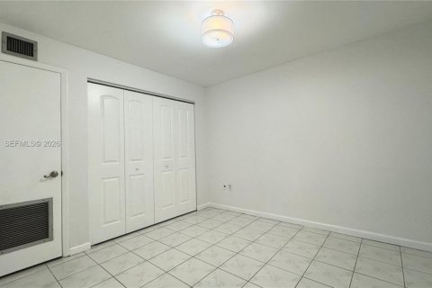 Снять в аренду кондоминиум в Майами-Бич, Флорида 2 спальни, 82.4м2, № 2056115 - фото 22