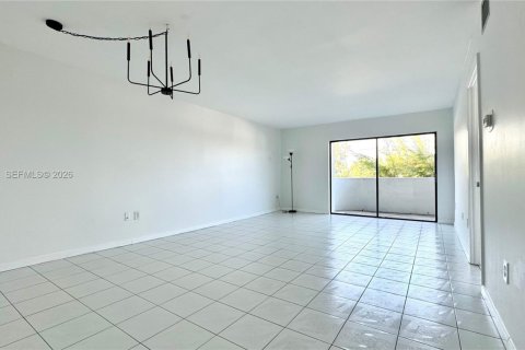 Снять в аренду кондоминиум в Майами-Бич, Флорида 2 спальни, 82.4м2, № 2056115 - фото 4