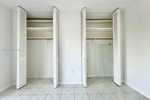 Снять в аренду кондоминиум в Майами-Бич, Флорида 2 спальни, 82.4м2, № 2056115 - фото 12