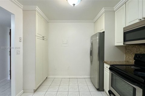 Снять в аренду кондоминиум в Майами-Бич, Флорида 2 спальни, 82.4м2, № 2056115 - фото 20