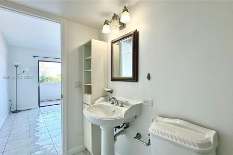 Снять в аренду кондоминиум в Майами-Бич, Флорида 2 спальни, 82.4м2, № 2056115 - фото 14