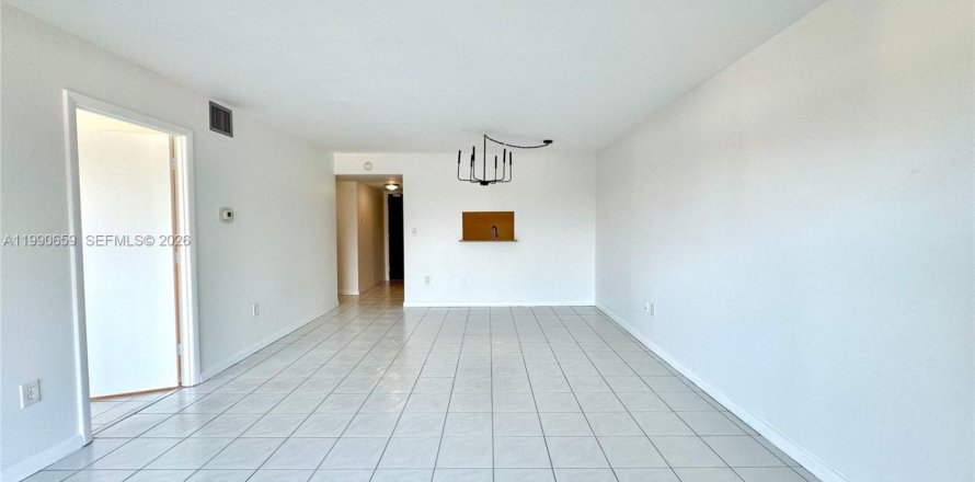 Кондоминиум с 2 спальнями в Майами-Бич, Флорида № 2056115