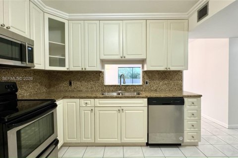 Снять в аренду кондоминиум в Майами-Бич, Флорида 2 спальни, 82.4м2, № 2056115 - фото 18