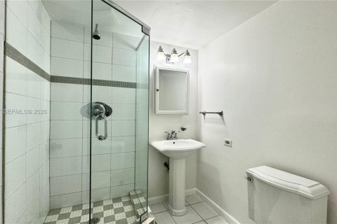 Снять в аренду кондоминиум в Майами-Бич, Флорида 2 спальни, 82.4м2, № 2056115 - фото 26