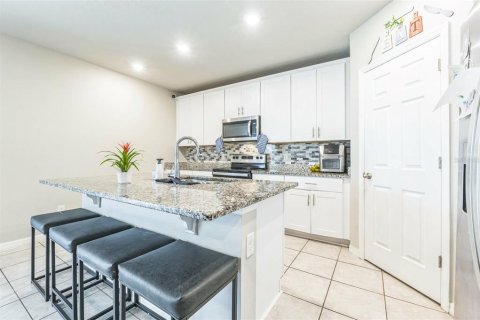 Casa en venta en Davenport, Florida, 4 dormitorios, 219.62 m2 № 2390982 - foto 4