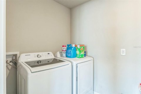 Casa en venta en Davenport, Florida, 4 dormitorios, 219.62 m2 № 2390982 - foto 13