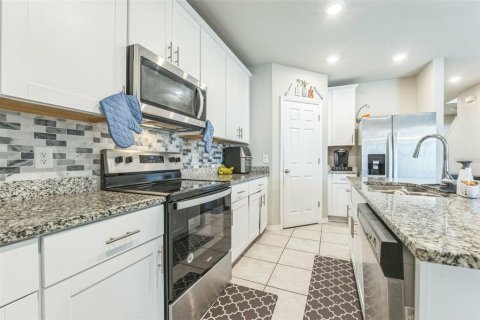 Casa en venta en Davenport, Florida, 4 dormitorios, 219.62 m2 № 2390982 - foto 9