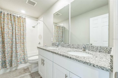 Casa en venta en Davenport, Florida, 4 dormitorios, 219.62 m2 № 2390982 - foto 24
