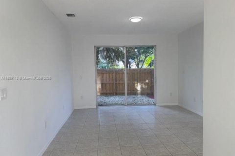 Touwnhouse à vendre à Homestead, Floride: 3 chambres, 120.77 m2 № 1964968 - photo 6