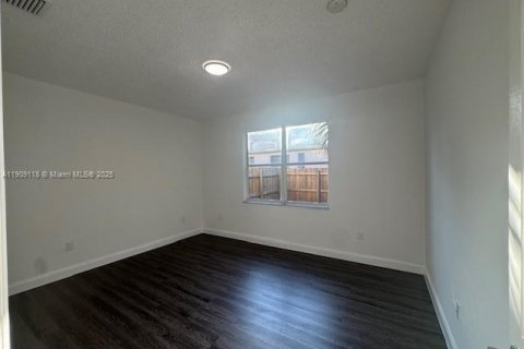 Touwnhouse à vendre à Homestead, Floride: 3 chambres, 120.77 m2 № 1964968 - photo 13