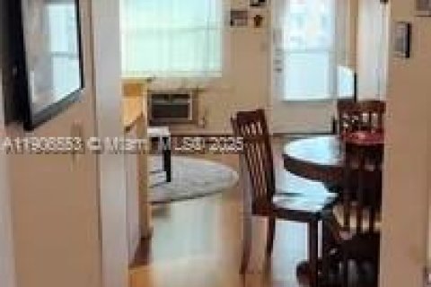 Condominio en venta en Miami, Florida, 1 dormitorio, 57.6 m2 № 2013358 - foto 4