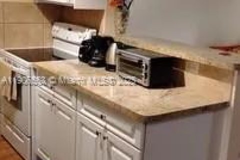 Condominio en venta en Miami, Florida, 1 dormitorio, 57.6 m2 № 2013358 - foto 5