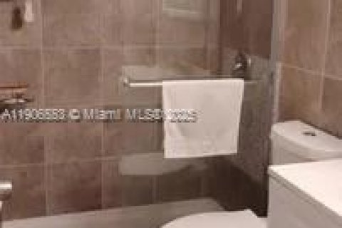 Condominio en venta en Miami, Florida, 1 dormitorio, 57.6 m2 № 2013358 - foto 10