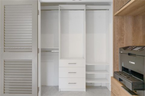 Купить коммерческую недвижимость в Майами, Флорида 464.51м2, № 2035699 - фото 7