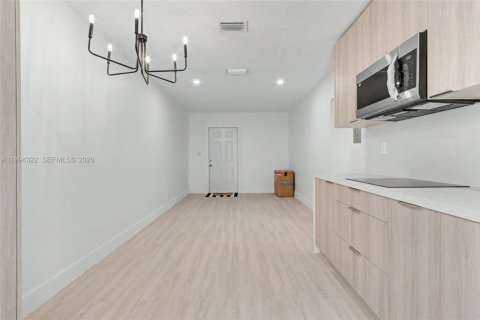 House in Dania Beach, Florida 2 bedrooms, 78.97 sq.m. № 2062693 - photo 5