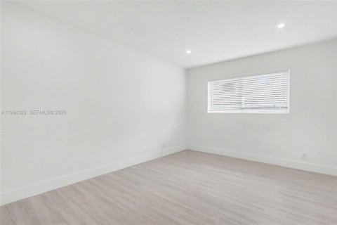 House in Dania Beach, Florida 2 bedrooms, 78.97 sq.m. № 2062693 - photo 13