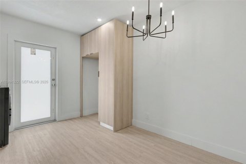 House in Dania Beach, Florida 2 bedrooms, 78.97 sq.m. № 2062693 - photo 12