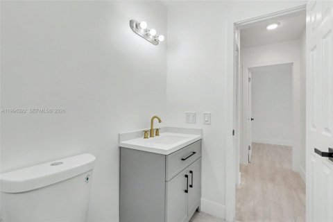 House in Dania Beach, Florida 2 bedrooms, 78.97 sq.m. № 2062693 - photo 14