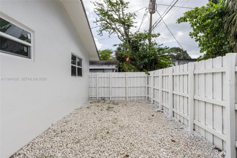 House in Dania Beach, Florida 2 bedrooms, 78.97 sq.m. № 2062693 - photo 17