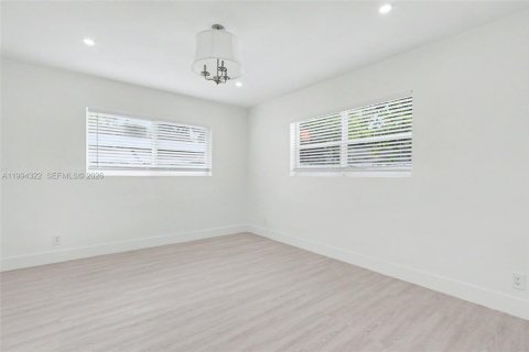 House in Dania Beach, Florida 2 bedrooms, 78.97 sq.m. № 2062693 - photo 16