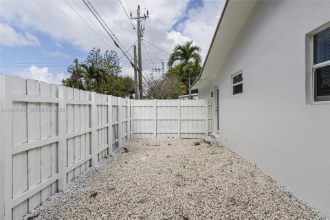 House in Dania Beach, Florida 2 bedrooms, 78.97 sq.m. № 2062693 - photo 18