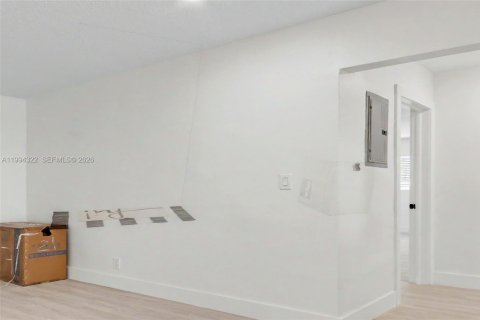 House in Dania Beach, Florida 2 bedrooms, 78.97 sq.m. № 2062693 - photo 10