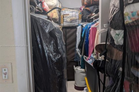 Condo in Lauderhill, Florida, 2 bedrooms  № 1867146 - photo 17