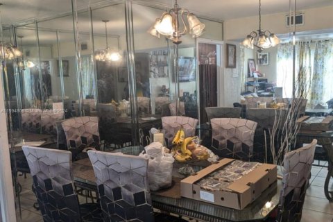 Condo in Lauderhill, Florida, 2 bedrooms  № 1867146 - photo 3