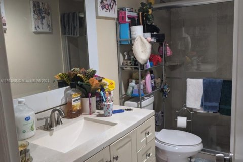 Condo in Lauderhill, Florida, 2 bedrooms  № 1867146 - photo 21