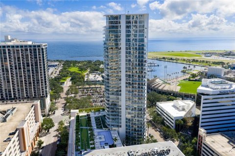 Condo à Saint Petersburg, Floride, 2 chambres  № 2108148