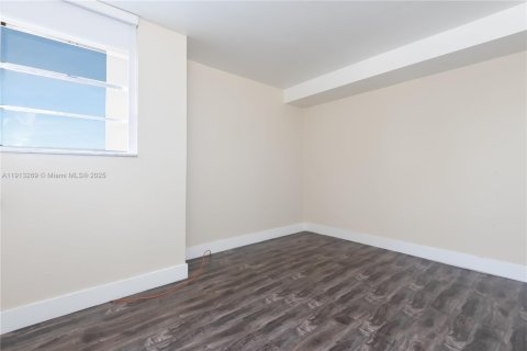 Купить кондоминиум в Майами, Флорида 2 спальни, 90.3м2, № 1969587 - фото 19