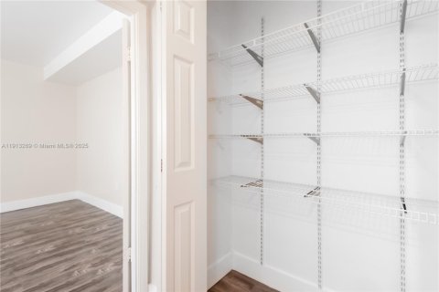 Купить кондоминиум в Майами, Флорида 2 спальни, 90.3м2, № 1969587 - фото 22