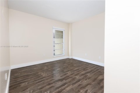 Купить кондоминиум в Майами, Флорида 2 спальни, 90.3м2, № 1969587 - фото 10