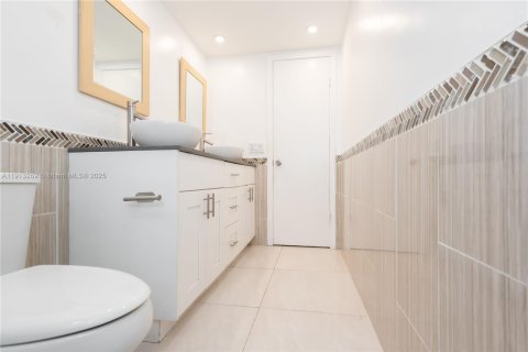 Купить кондоминиум в Майами, Флорида 2 спальни, 90.3м2, № 1969587 - фото 16