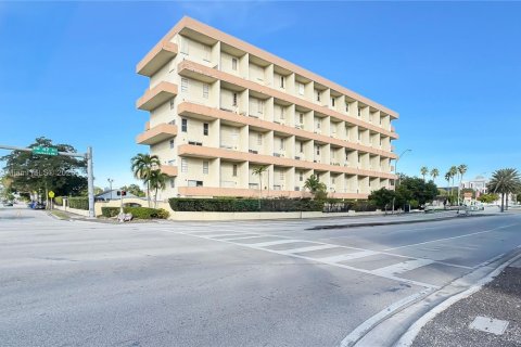 Купить кондоминиум в Майами, Флорида 2 спальни, 90.3м2, № 1969587 - фото 24