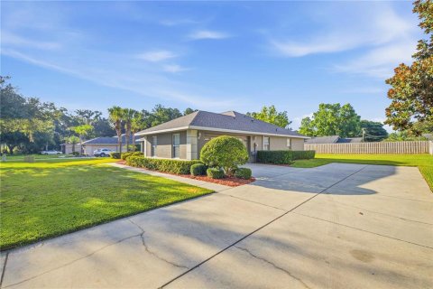 Casa en venta en Belleview, Florida, 4 dormitorios, 201.97 m2 № 2152299 - foto 13