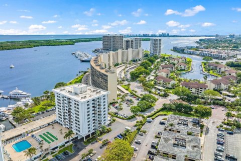 Condo in North Palm Beach, Florida, 1 bedroom  № 1024314 - photo 1